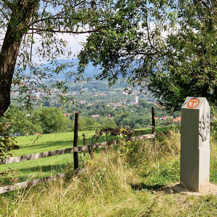 Via Transilvanica Experience - A 3-Day Journey through Transylvanian Villages - Milestone on Via Transilvanica, Bran village area